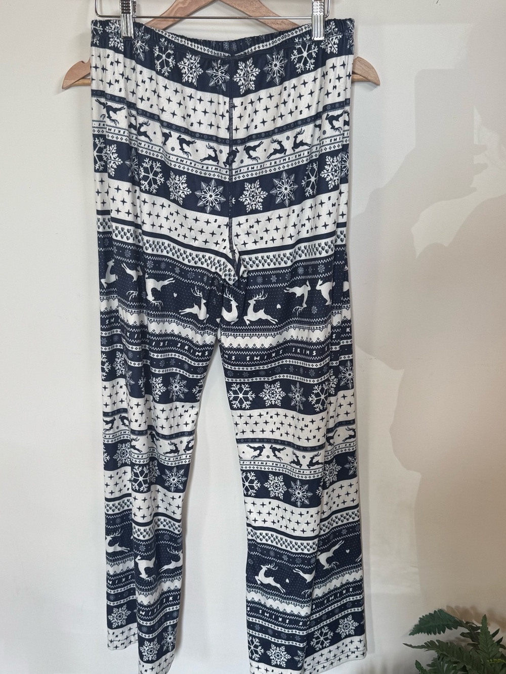SKIMS Navy and White Fair Isle Wide Leg Lounge Pants - Picture 4 of 4